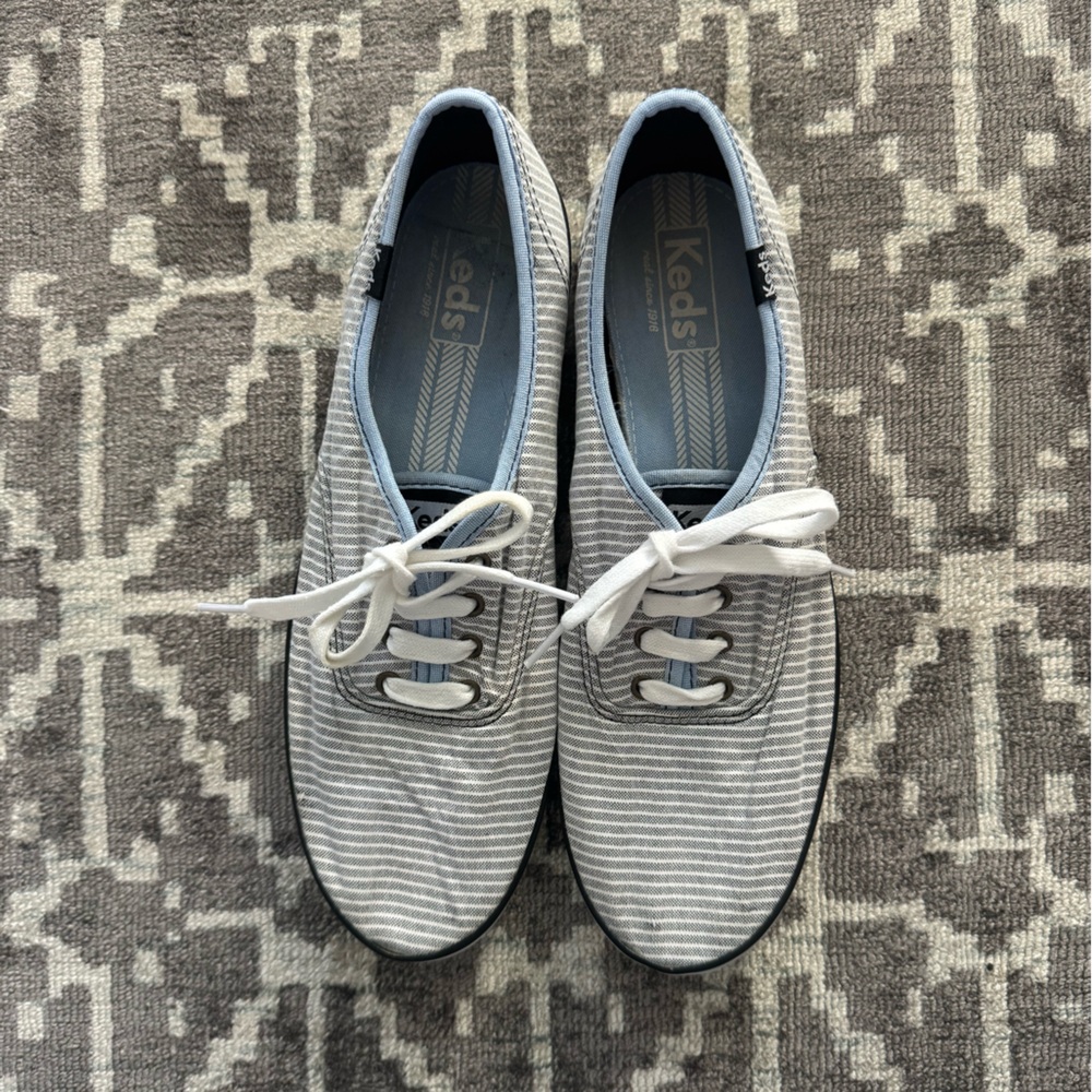 Keds Women’s Striped Sneakers in Gray Blue and White Size 10